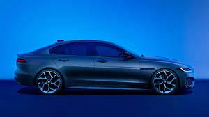 Luxury vs. Budget Car Rental Options in Uganda